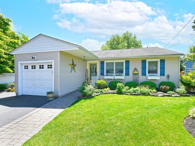 52 Fenwick Street, Greenlawn, NY, 11740