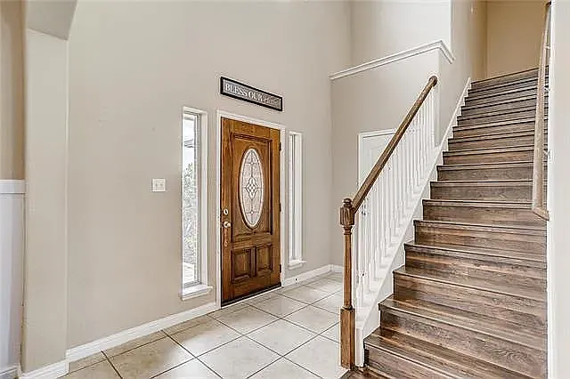 697 Shadow Creek Blvd — Photo 4