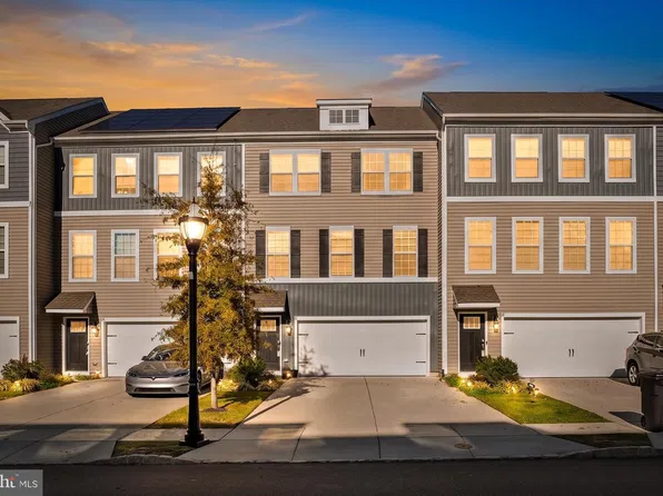 41 Stanton Rd, Mount Holly, NJ 08060