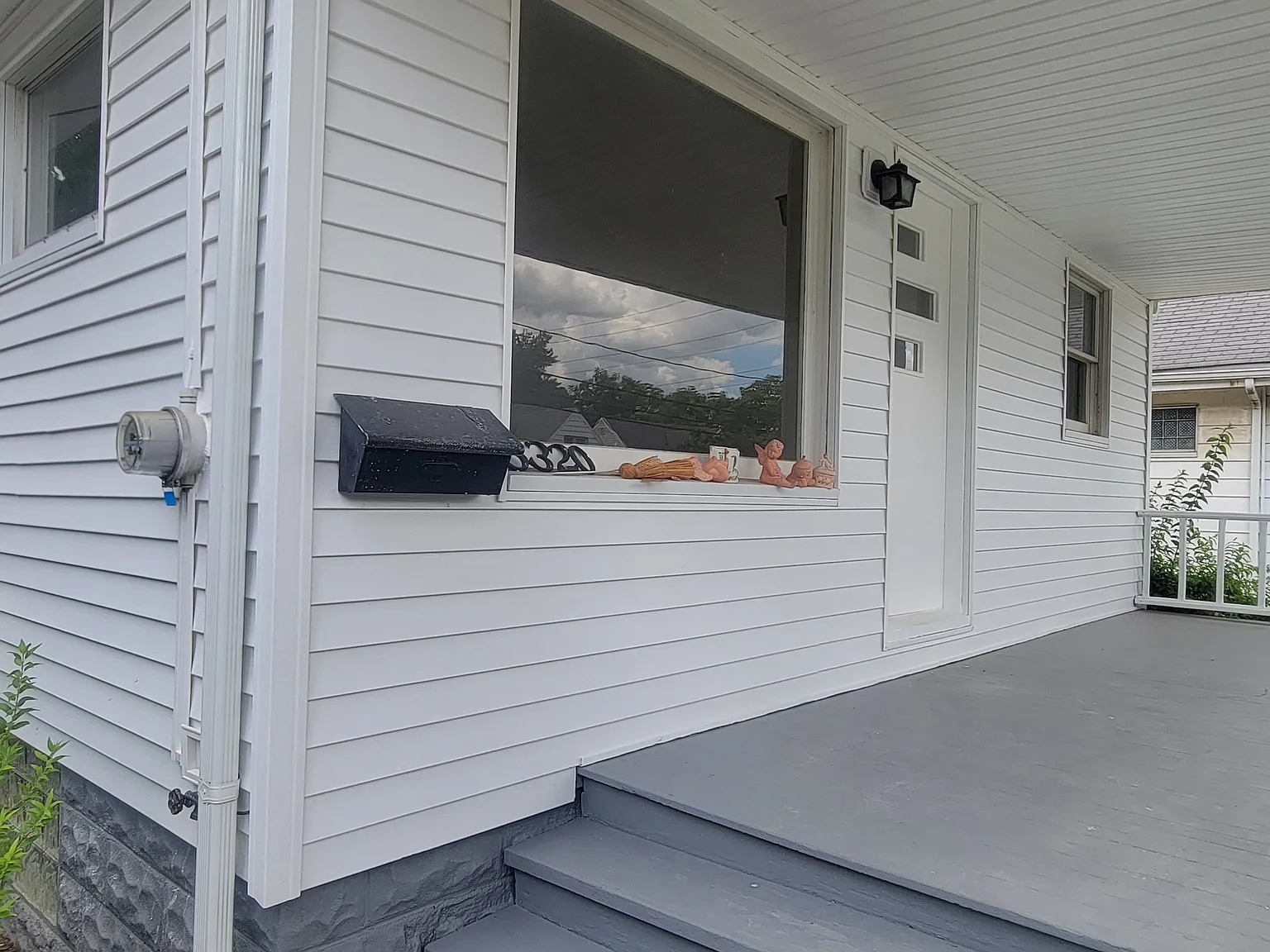 2 bed, 836 sqft, $1,600 — Photo 2