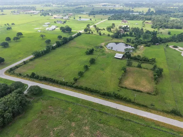 26618 Mitchell Rd, Hempstead, TX 77445