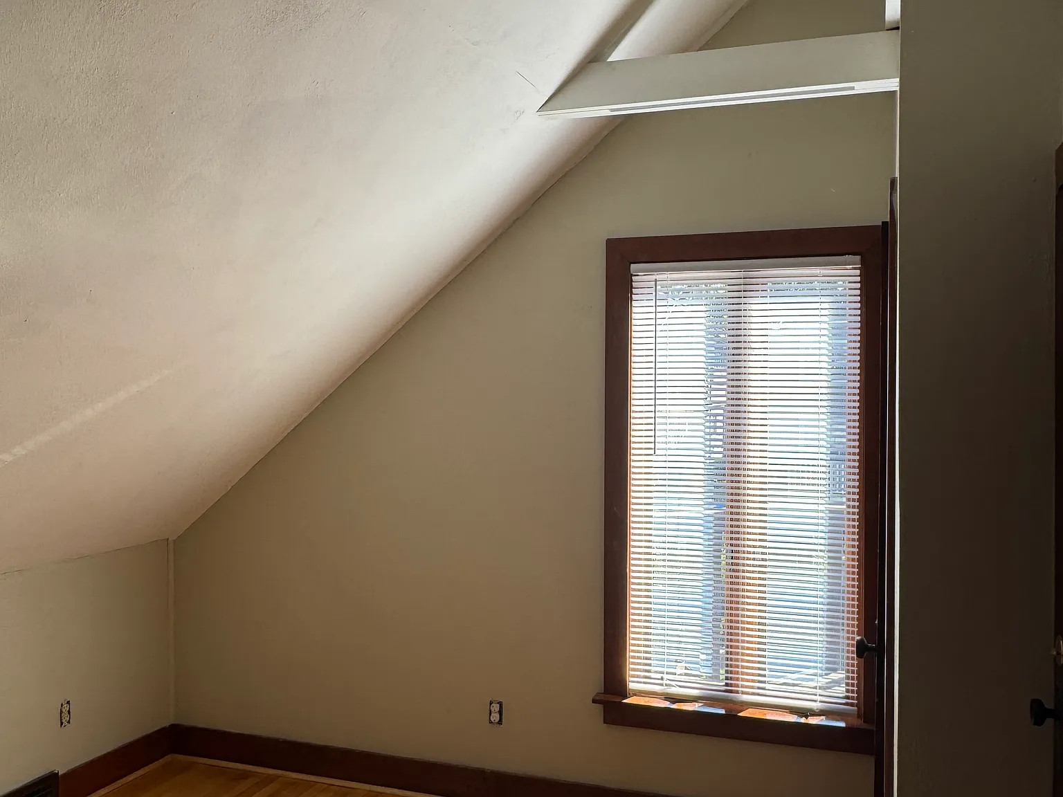 2 bed, 1000 sqft, $1,650 — Photo 1
