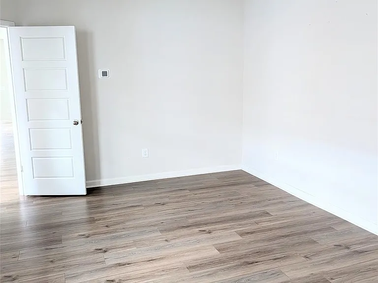 8117 Jacey Ln — Photo 5