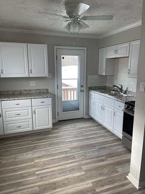 Eat in Kitchen