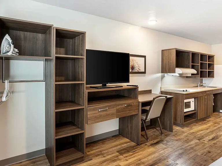 Studio Suite - 1 Queen Bed