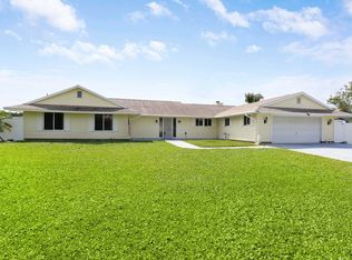 7392 Seabreeze Dr, Lake Worth, FL 33467