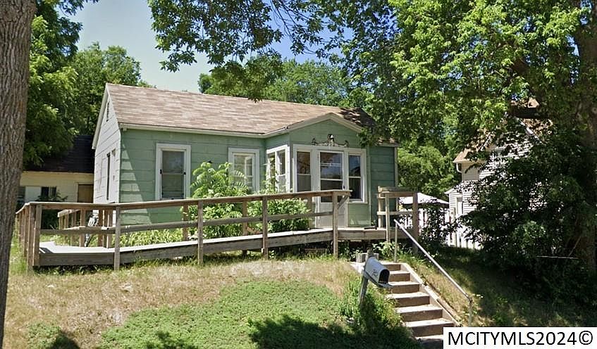 1st image of 912 S President Ave