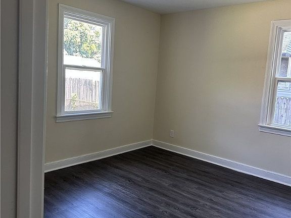 5th image of 931 Rosewood Ter