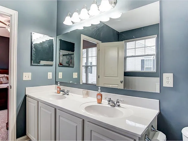 2768 Acarie Dr — Photo 12