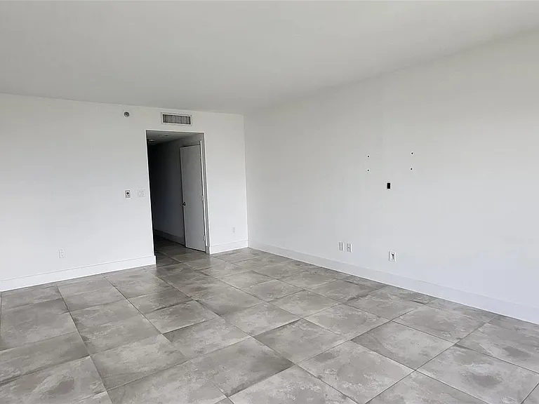 2600 Island Blvd #1603 — Photo 15
