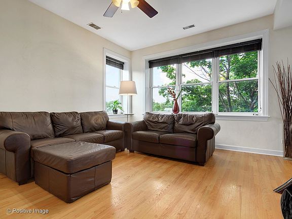 4th image of 4106 N Hamlin Ave APT 3