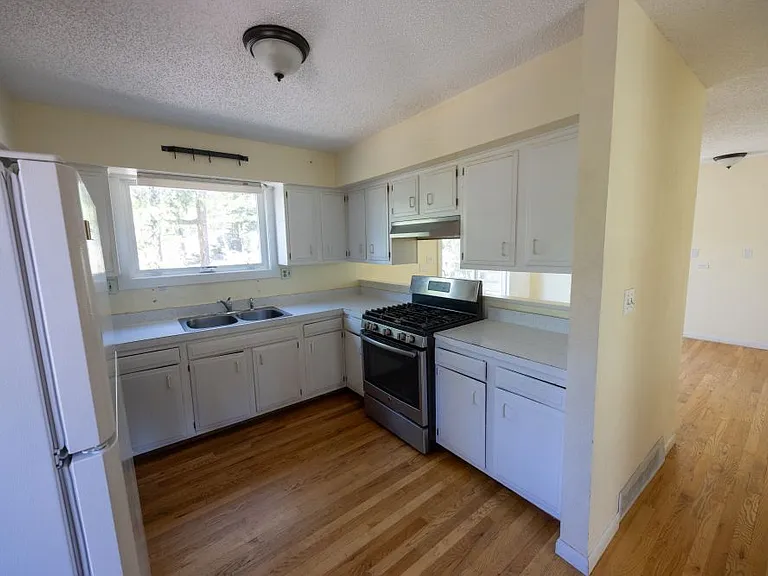 Alpine Dr — Photo 2