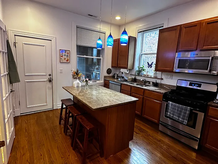 6373 N Paulina St #2 — Photo 2