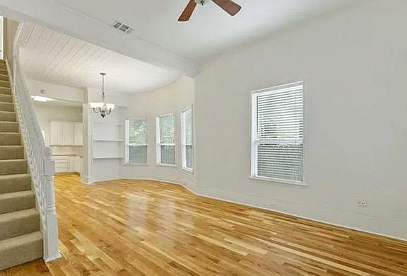 5th image of 126 Panama St
