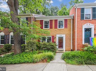 2433 Alsop Ct, Reston, VA 20191