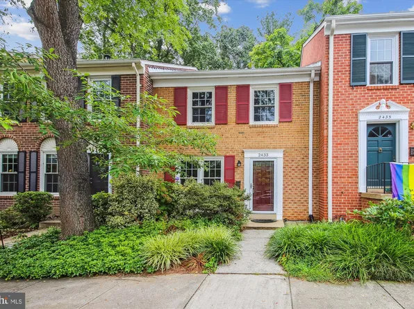 2433 Alsop Ct, Reston, VA 20191