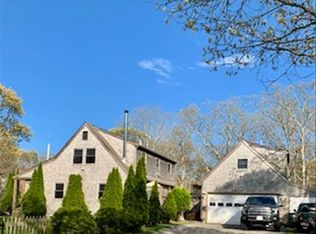 41 Manchester Ave, Oak Bluffs, MA 02557