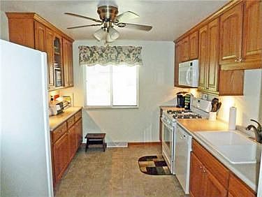 5th image of 2132 Cayuga Dr