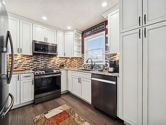 5th image of 540 Greenfield Ct