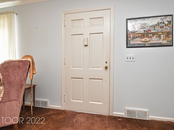 4th image of 61 Sherman Ave