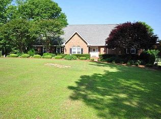 405 Mapledale Trl, Sharpsburg, GA 30277