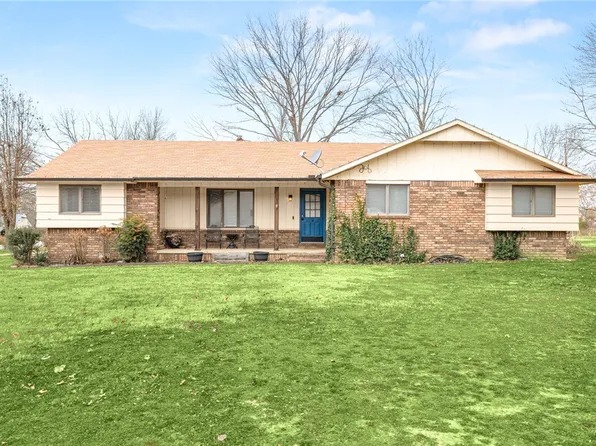 11680 Amy Ave, Rogers, AR 72756