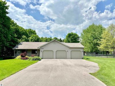 9644 Bobbys Trl, Traverse City, MI, 49684