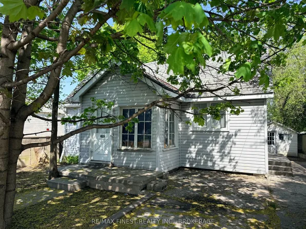 951 Division St, Kingston, ON K7K 4C8