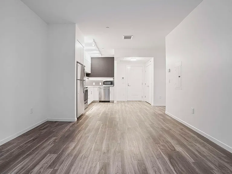 839 Beacon — Photo 12