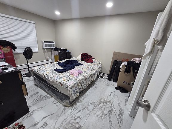 5th image of 825 W College Blvd