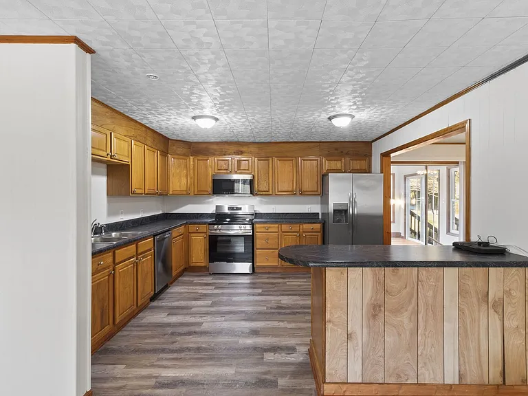 242 Dodd St — Photo 8