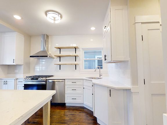 5th image of 1227 N Lombard Ave