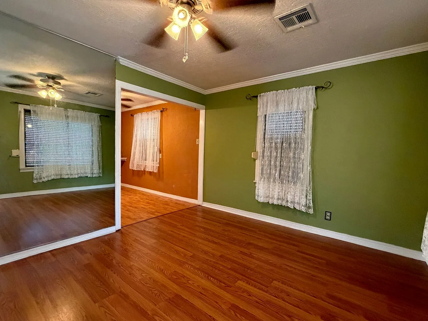 1212 NW Lincoln - Hot new listing! — Photo 2