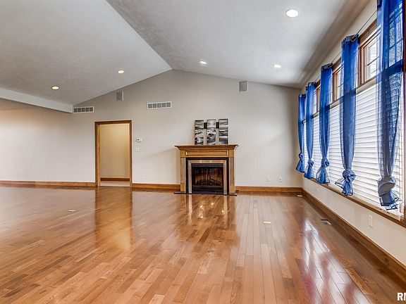 4th image of 104 Ramblewood Dr
