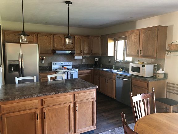 4th image of 715 Diamond Ct
