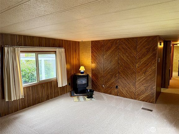 4th image of 2400 Donovan Avenue #40