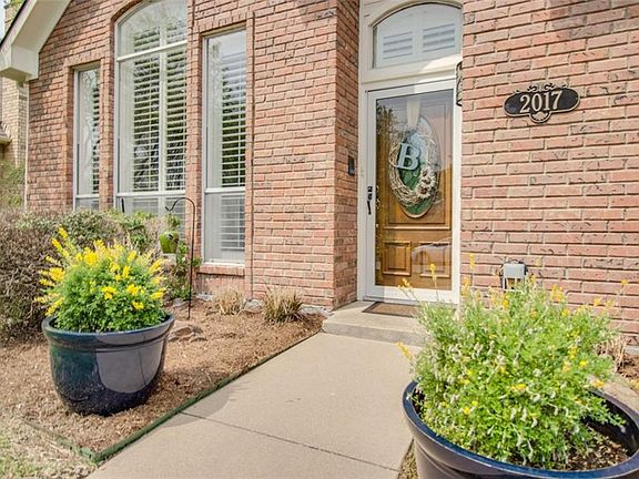 2nd image of 2017 Larkspur Dr
