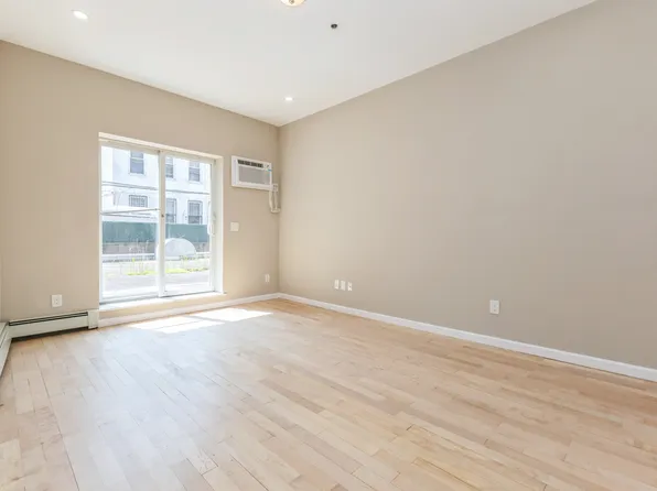 1570 West Tenth Street image 6 of 15