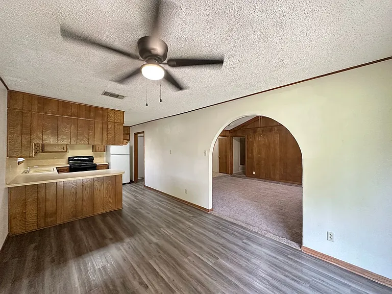 2408 Lake Rd — Photo 9