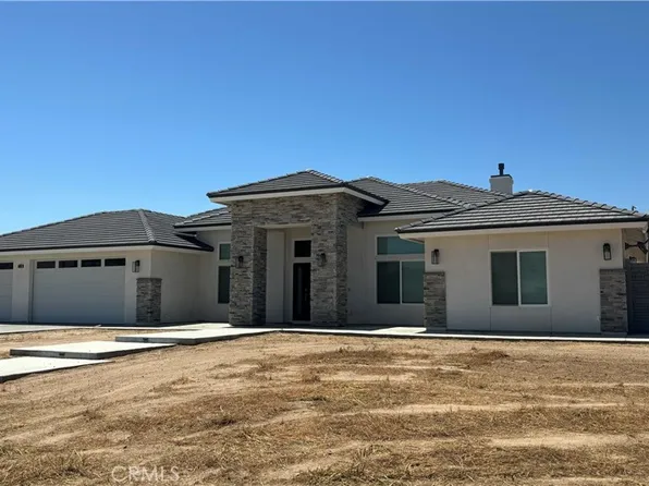 8684 Coyote Trl, Oak Hills, CA 92344