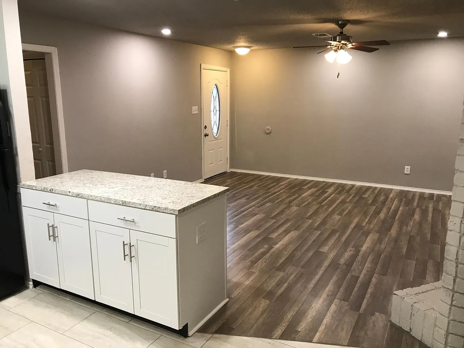 2 bed, 925 sqft, $1,600 — Photo 4