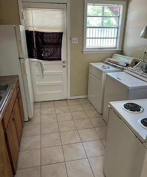 4332 Melinda Ave — Photo 10