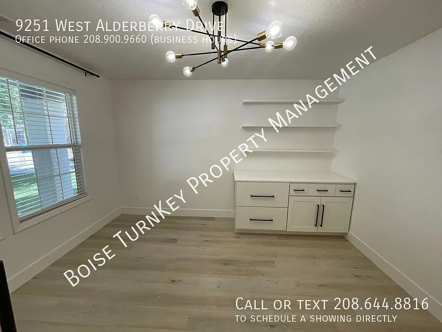 Modern Open Concept 4 Bedroom Stunner w/ Flex Space! — Photo 4
