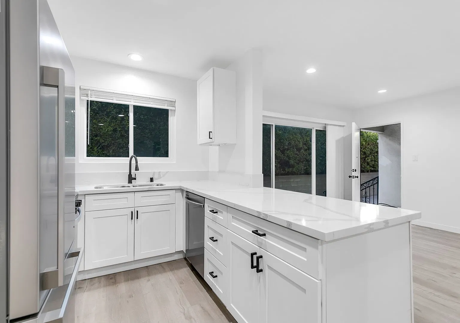 1138 Cardiff Avenue — Photo 1