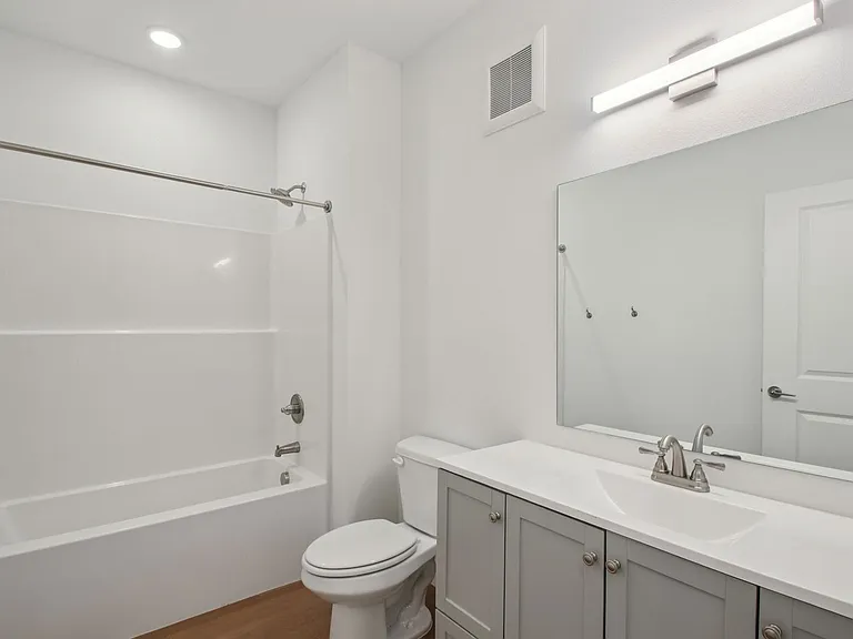 Portland Place Apartments — Photo 109