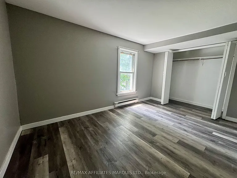 321 Water St E — Photo 8