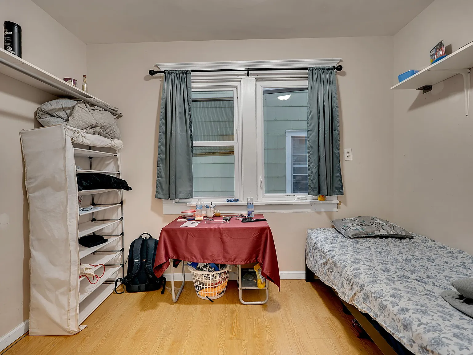 4 bed, 1200 sqft, $2,400 — Photo 3