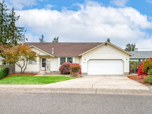 1205 S 13th St, Cottage Grove, OR 97424