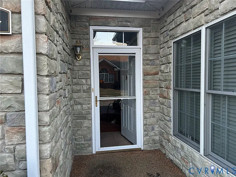 10317 Trellis Crossing Ln — Photo 2