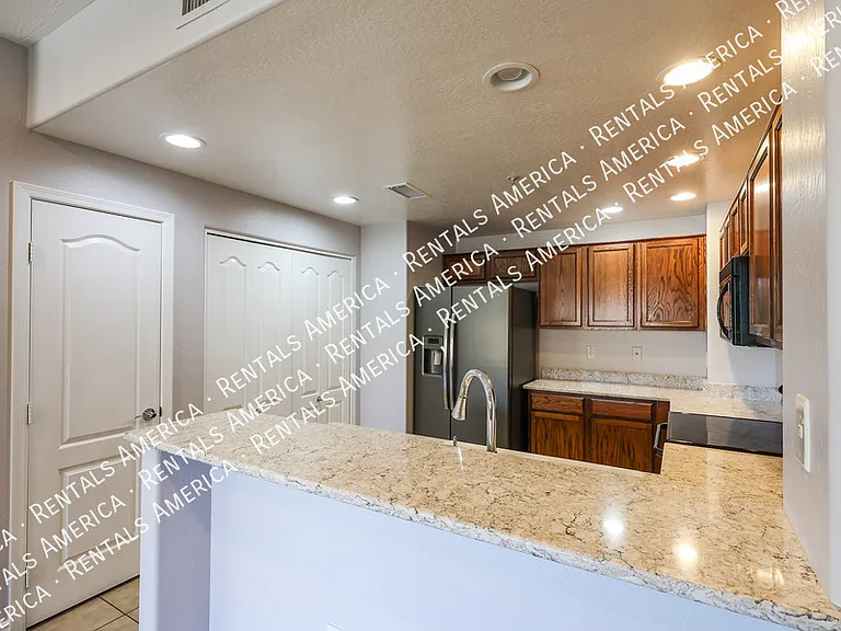 21320 N 56th St #2021 — Photo 6